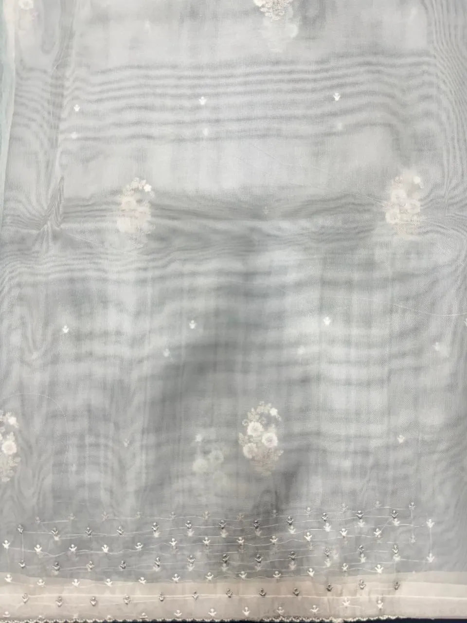 Lightweight & Stylish (Silver Tissue)