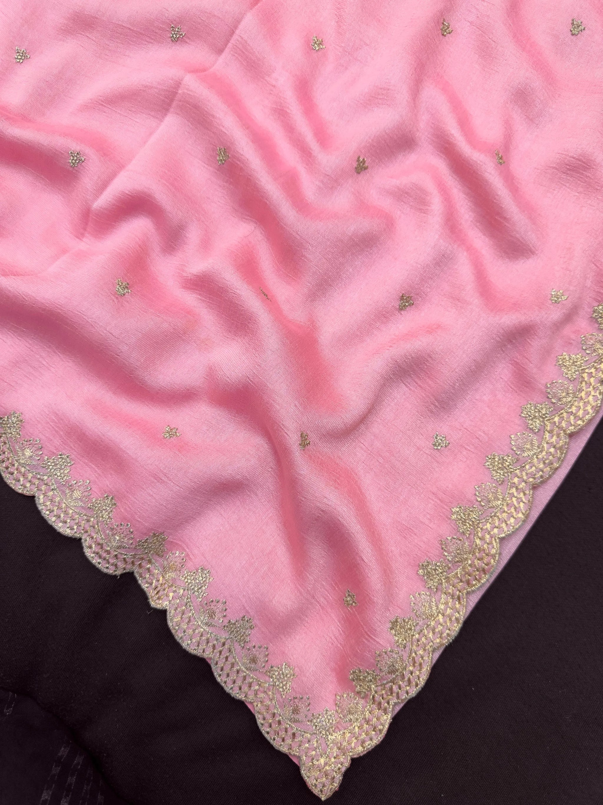 Minimal Semi Silk Saree – Graceful Saree for Everyday Outings