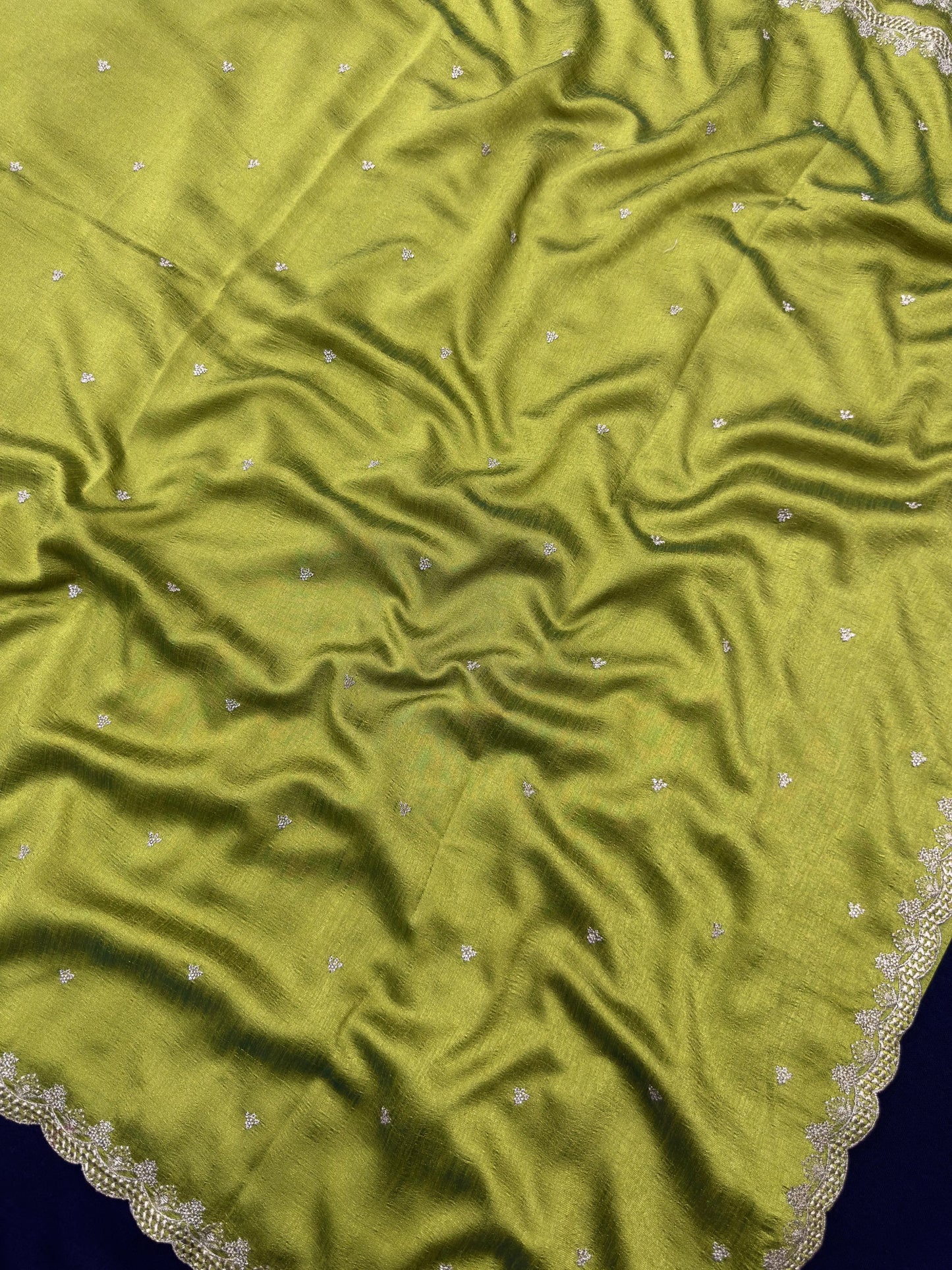 Minimal Semi Silk Saree – Graceful Saree for Everyday Outings