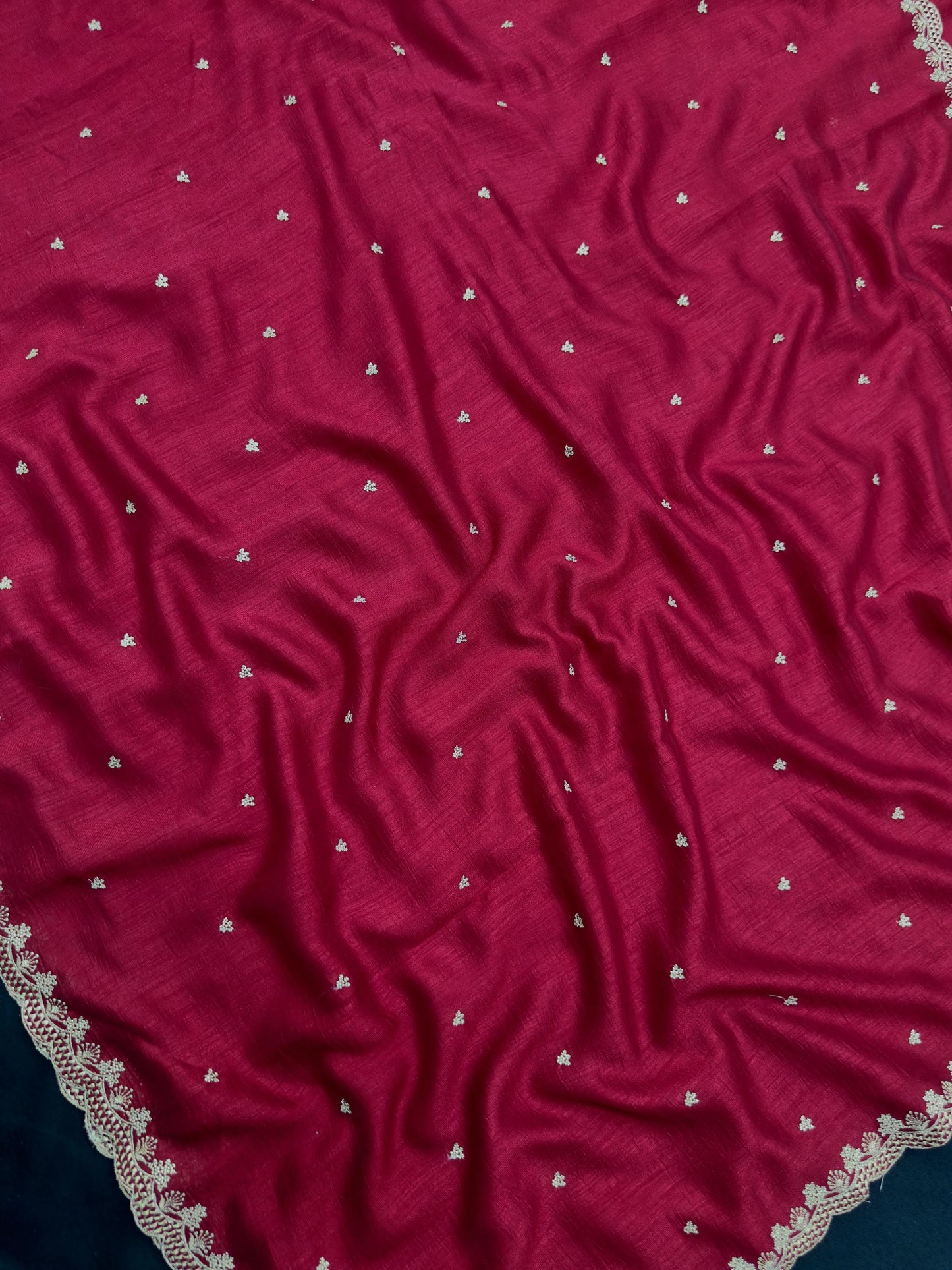 Minimal Semi Silk Saree – Graceful Saree for Everyday Outings