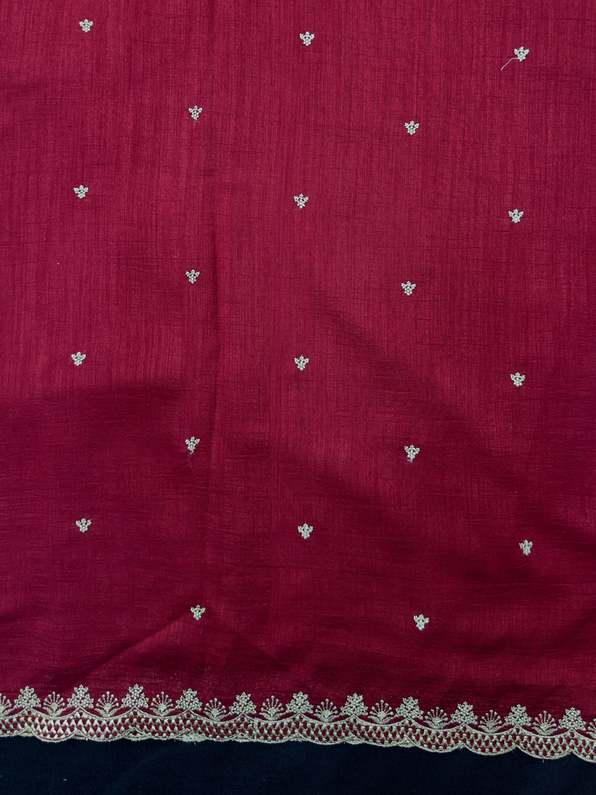 Minimal Semi Silk Saree – Graceful Saree for Everyday Outings