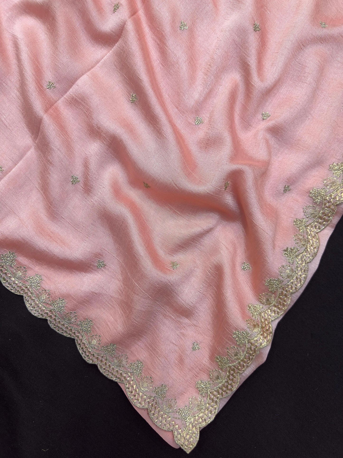 Minimal Semi Silk Saree – Graceful Saree for Everyday Outings