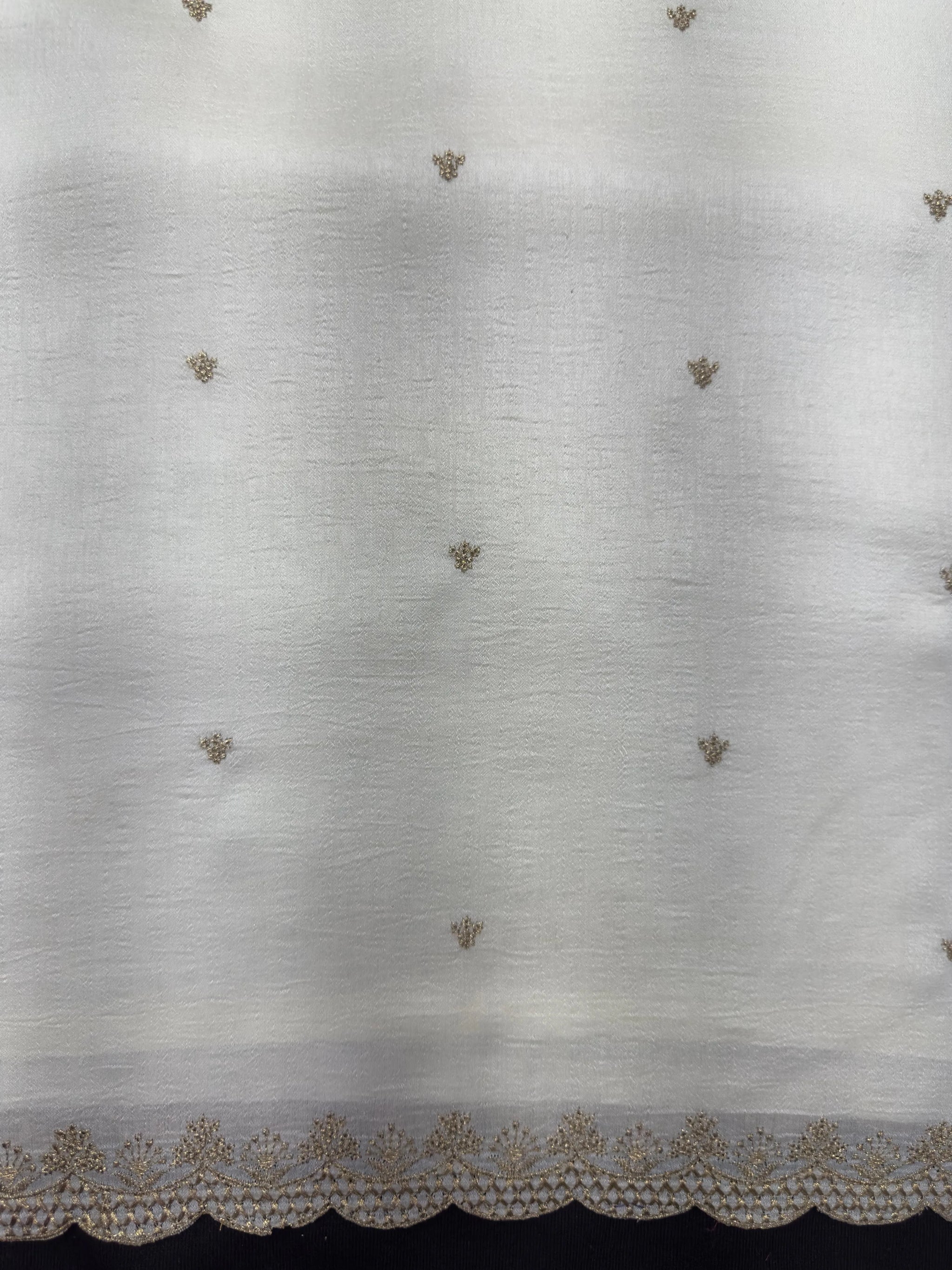 Minimal Semi Silk Saree – Graceful Saree for Everyday Outings